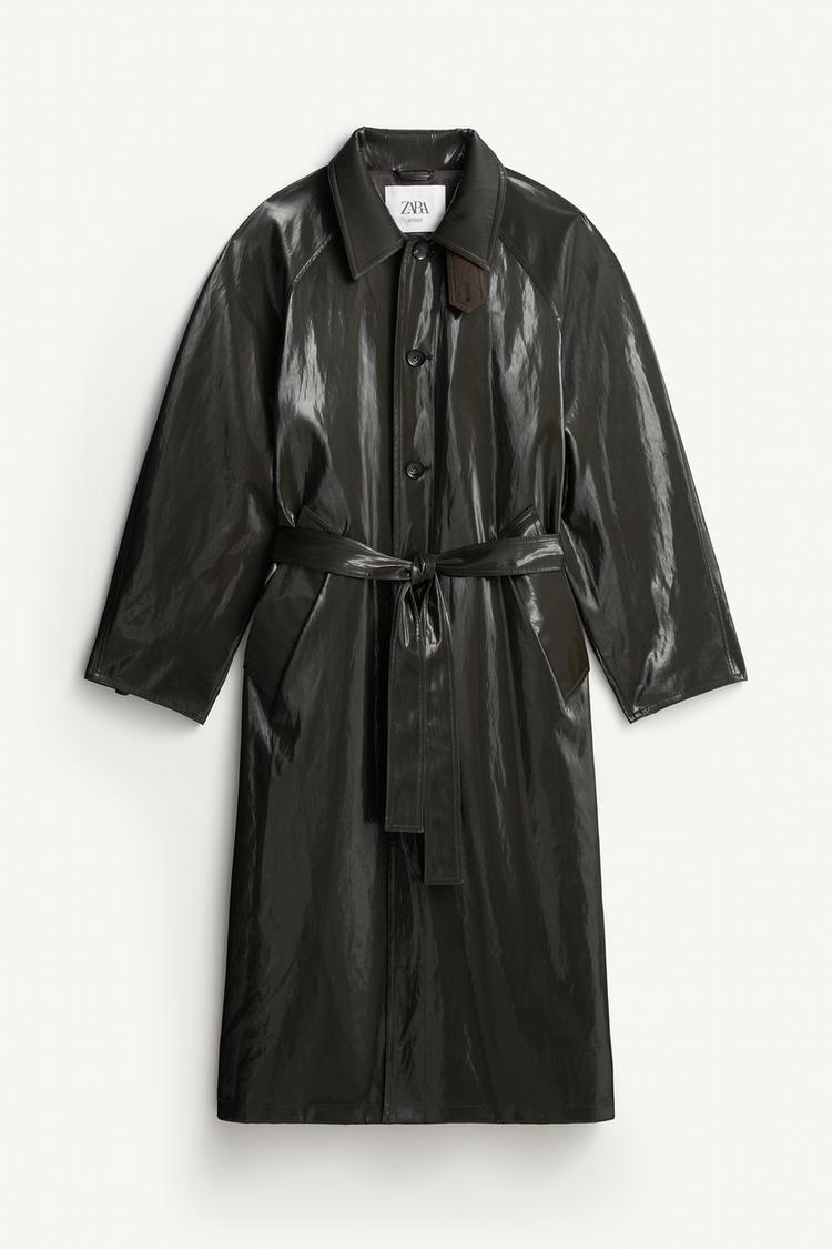 Trench oversize fit efecto metalizado