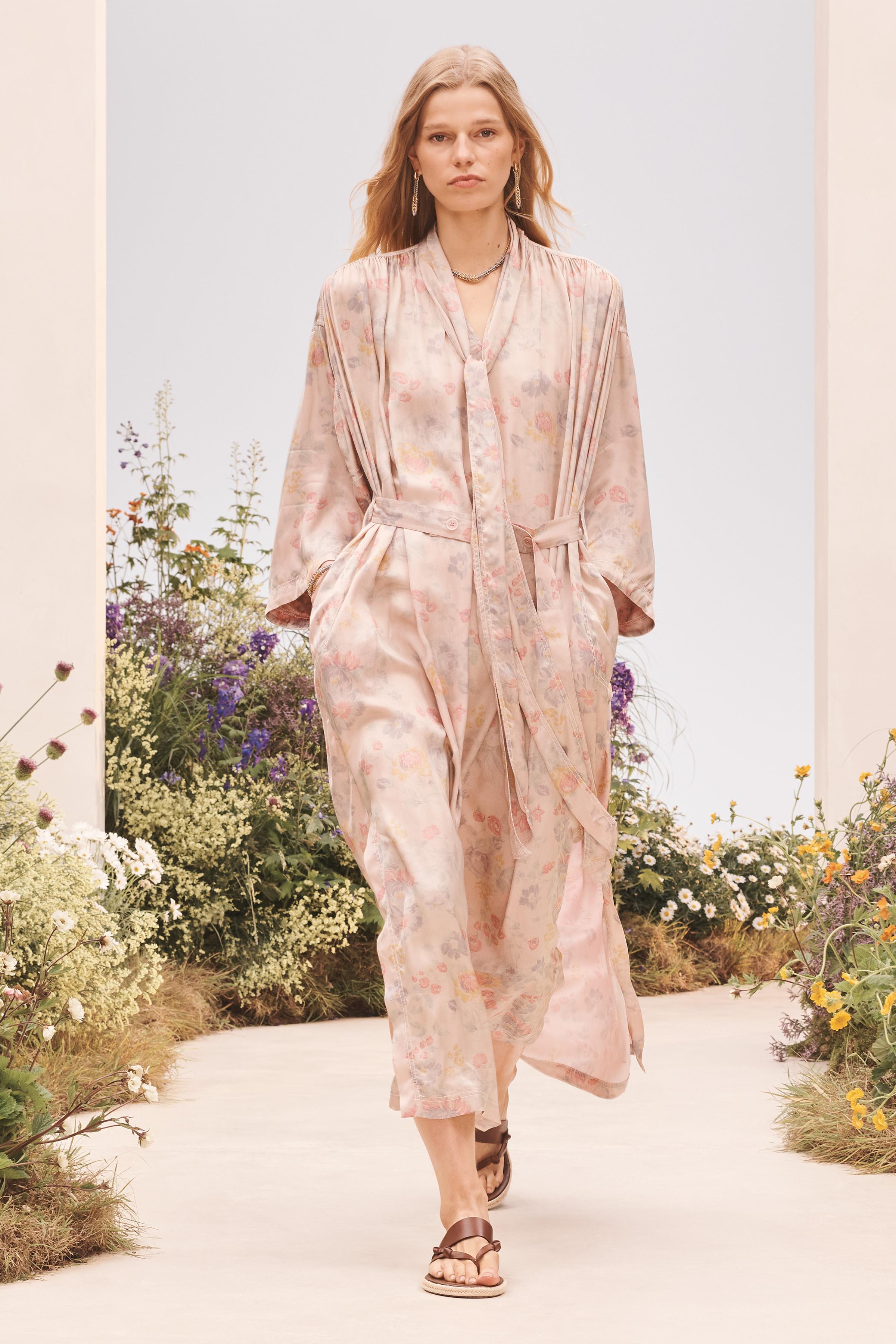 Женские платья Zara SHRT FLWRS DRSS
