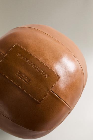 MEDICINE BALL SPORT CUIR - Marron de Zara - Image 2