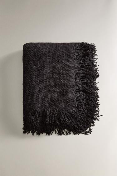 MANTA DECORATIVA COM FRANJAS - Preto da Zara