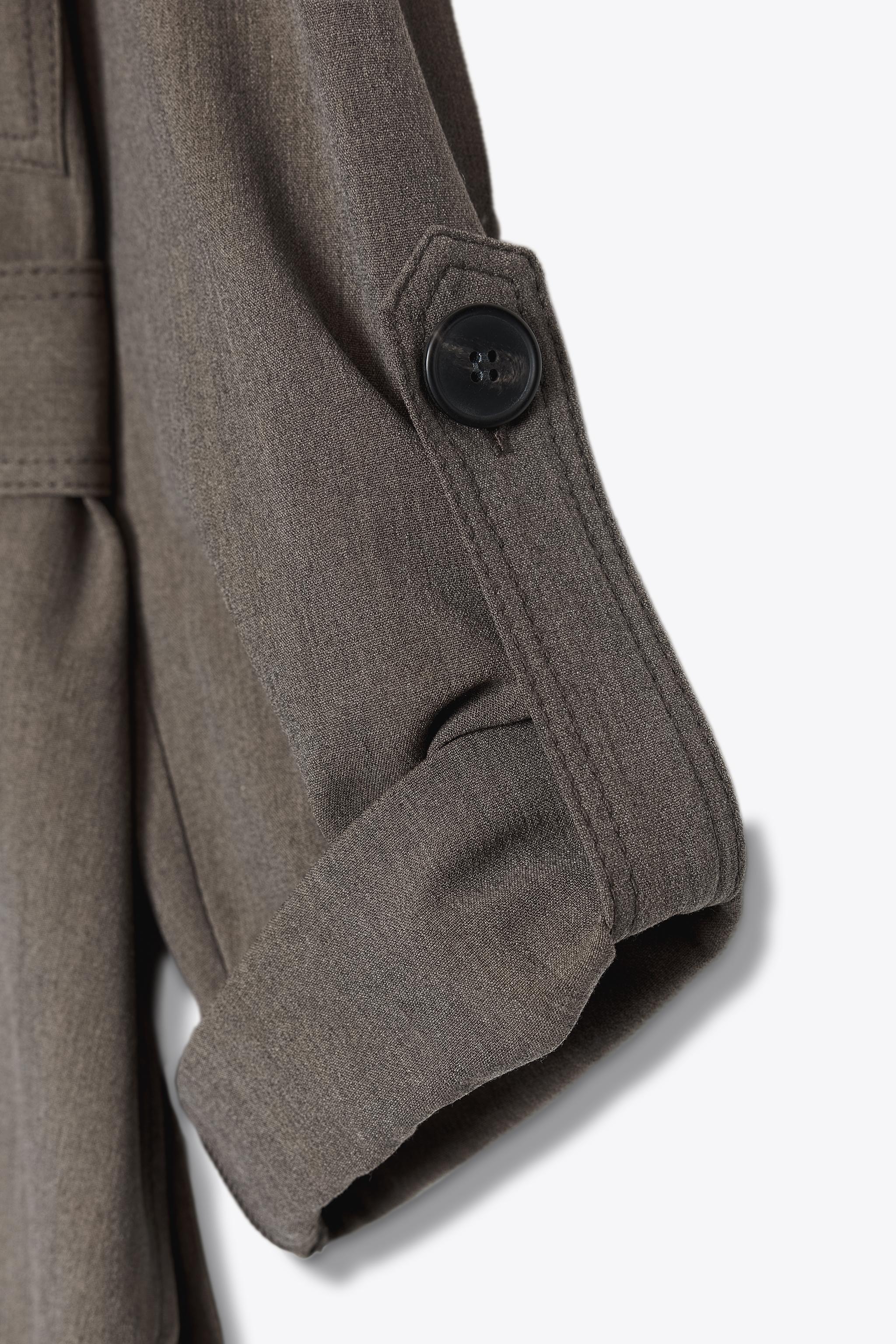 CHEMISE À MANCHES RETROUSSÉES ET CEINTURE