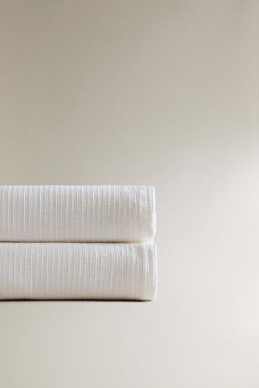 TEXTURED CHENILLE BEDSPREAD - Oyster-white by Zara
