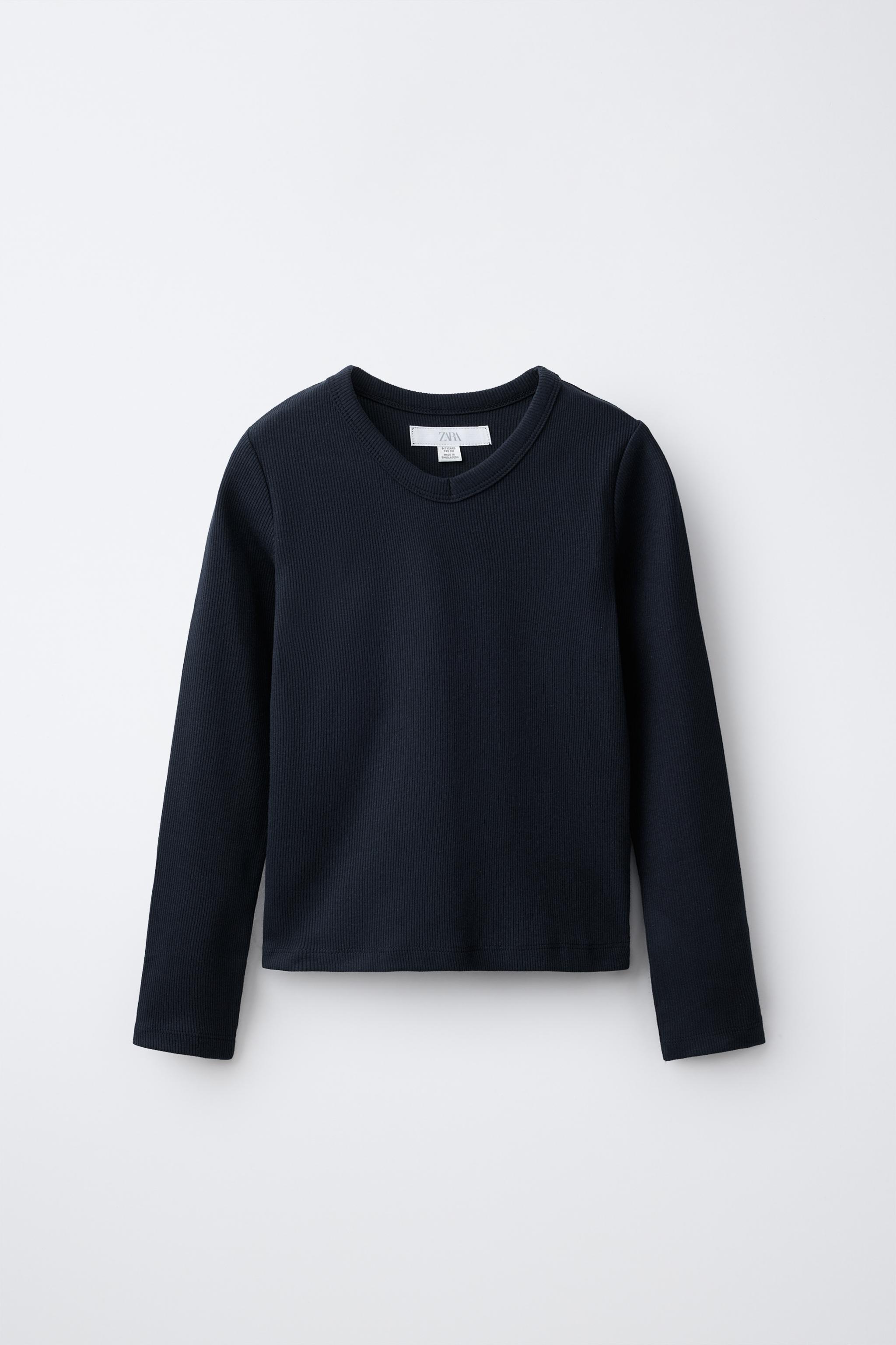 RIBBED V-NECK T-SHIRT