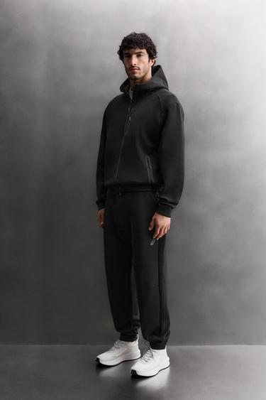 TECHNICAL HOODIE WITH ZIP - Black by Zara
