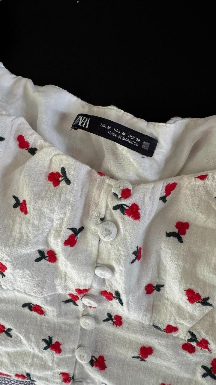CROP TOP WITH CHERRY EMBROIDERY - Image 3