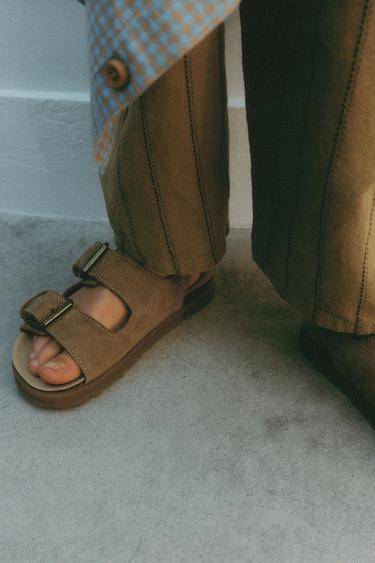 Zara LEATHER BUCKLE SANDALS - Camel Brown