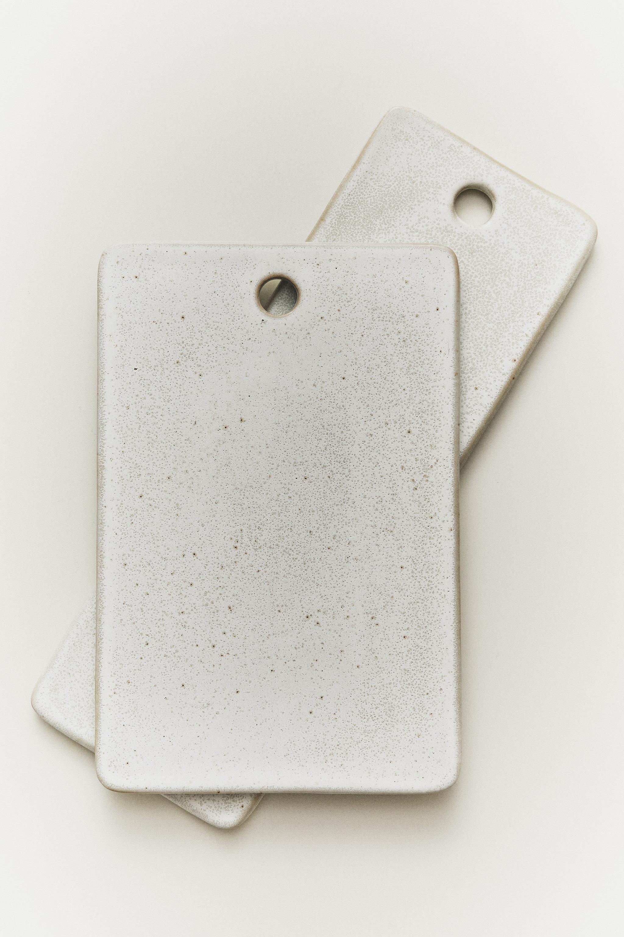 RECTANGULAR STONEWARE CUTTING BOARD