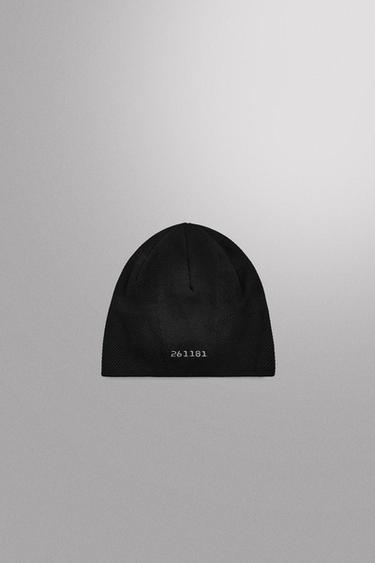 Zara TECHNICAL RUNNING BEANIE - Black
