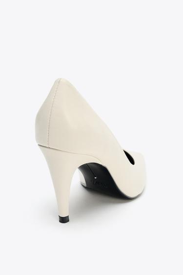 CHAUSSURES À TALONS EN CUIR - Blanc écru de Zara - Image 3