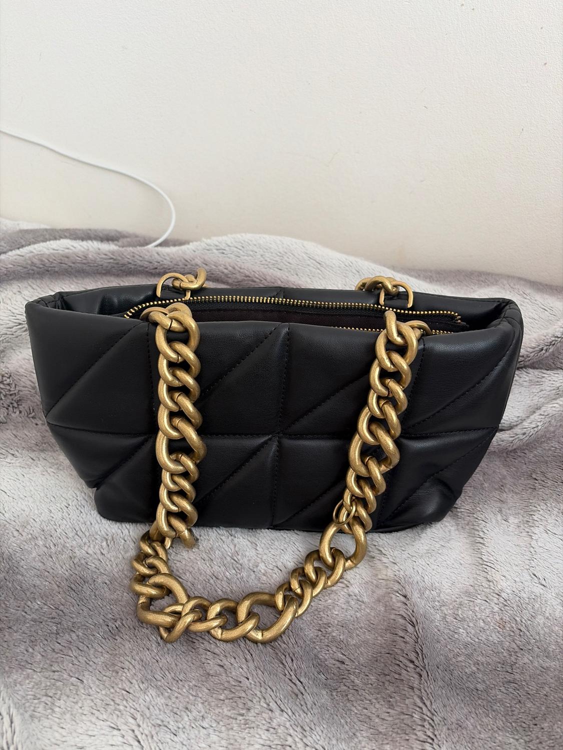 QUILTED CITY BAG WITH CHAIN STRAP - Image 2