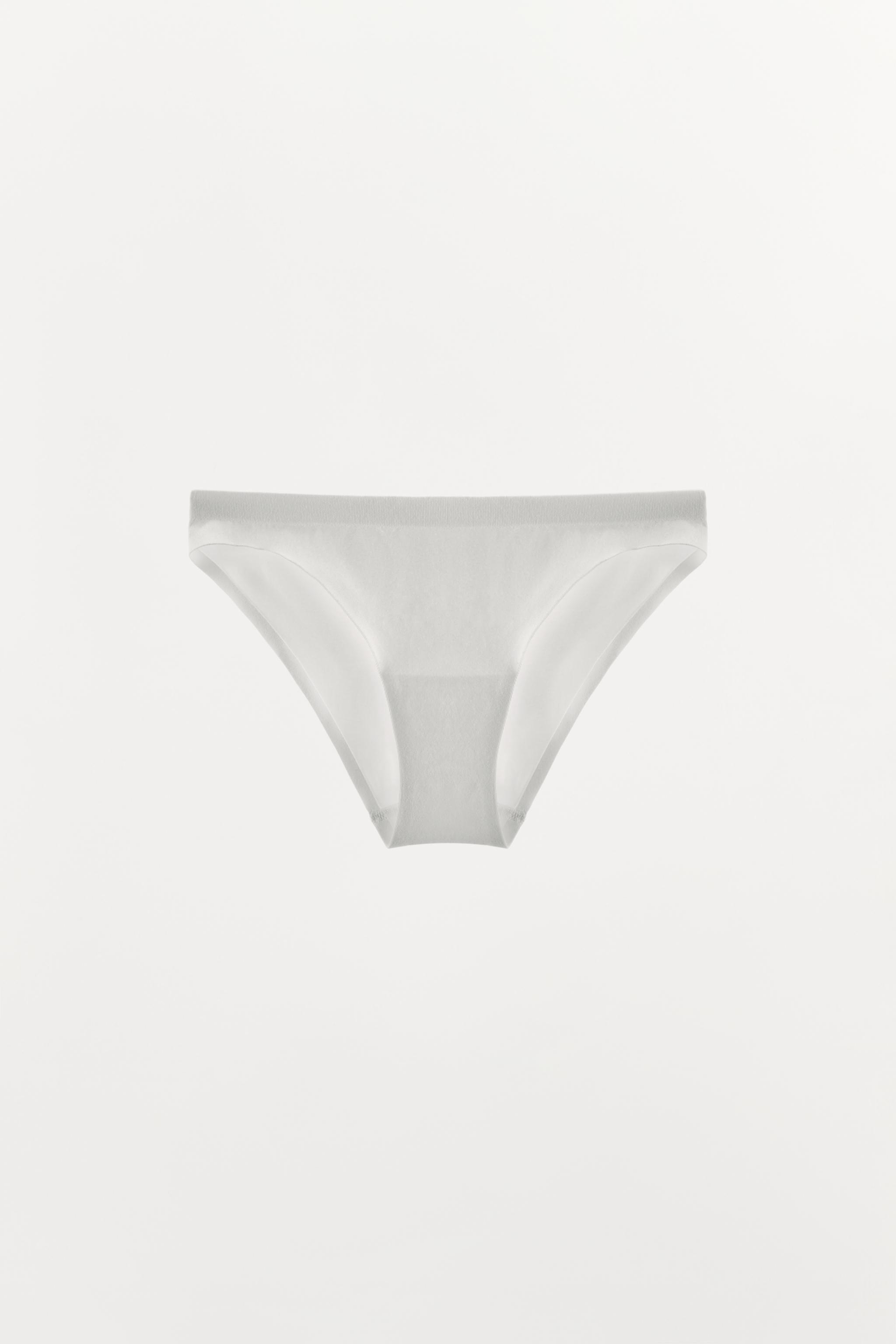 SEAMLESS PANTIES — White