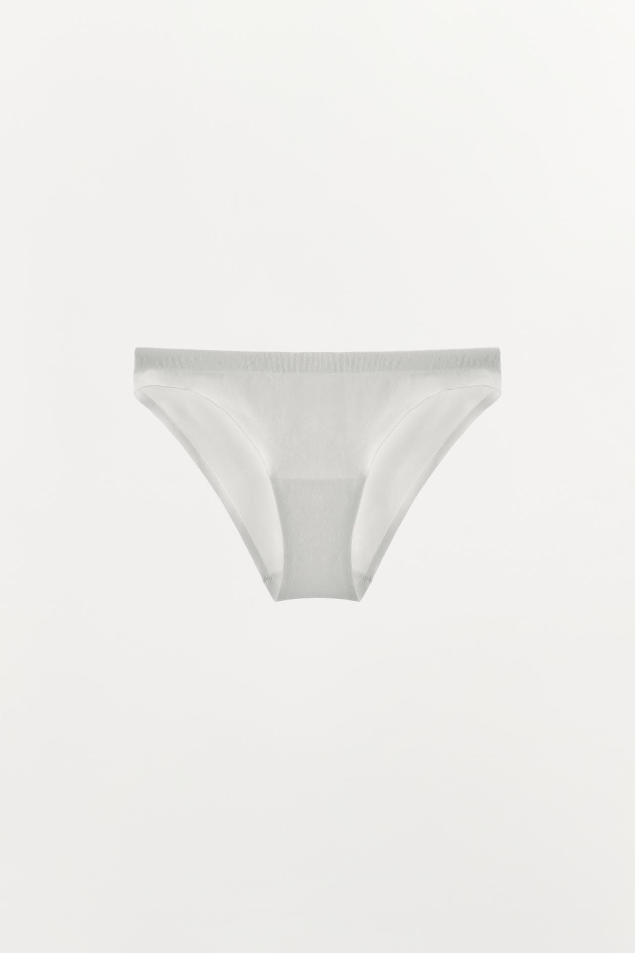 SEAMLESS PANTIES — White