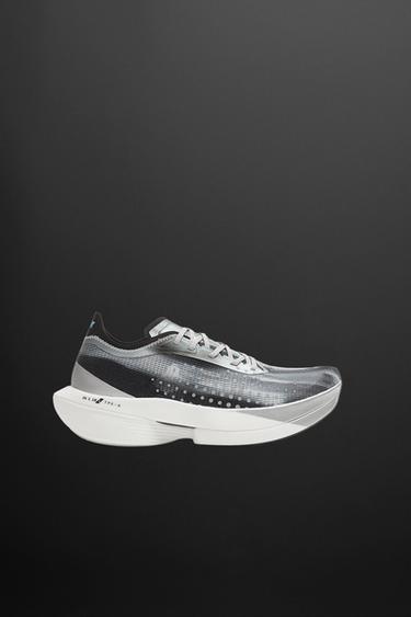 LONG-DISTANCE RUNNING TRAINERS - Silver by Zara