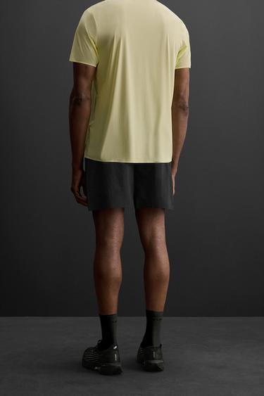 SHORT TECHNIQUE PERFORÉ - Noir de Zara - Image 2