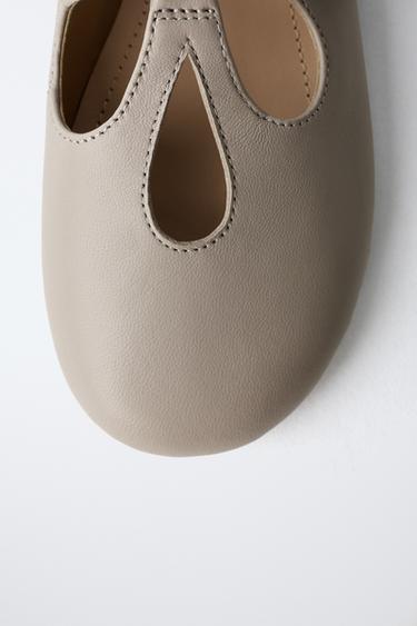 BALLERINES EN CUIR - Gris taupe de Zara - Image 5