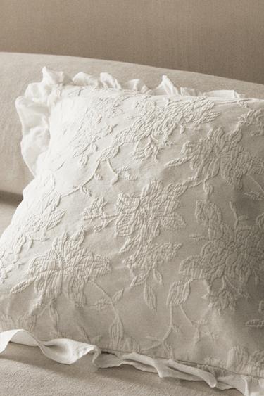 JACQUARD CUSHION COVER WITH RUFFLE - Ecru by Zara