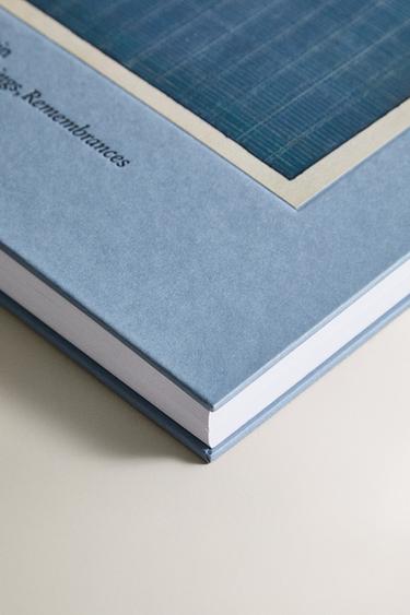 AGNES MARTIN: PAINTINGS, WRITINGS, REMEMBRANCES BOOK - Blue by Zara - Image 1
