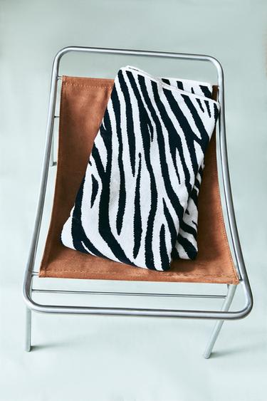 Zara ANIMAL PRINT VELOUR BATH TOWEL - Sand / Black
