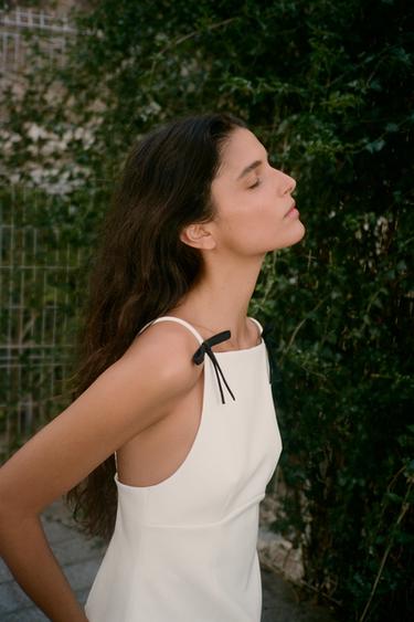 Zara LIPSUDE JA ÕLAPAELTEGA SÄRK - Valge