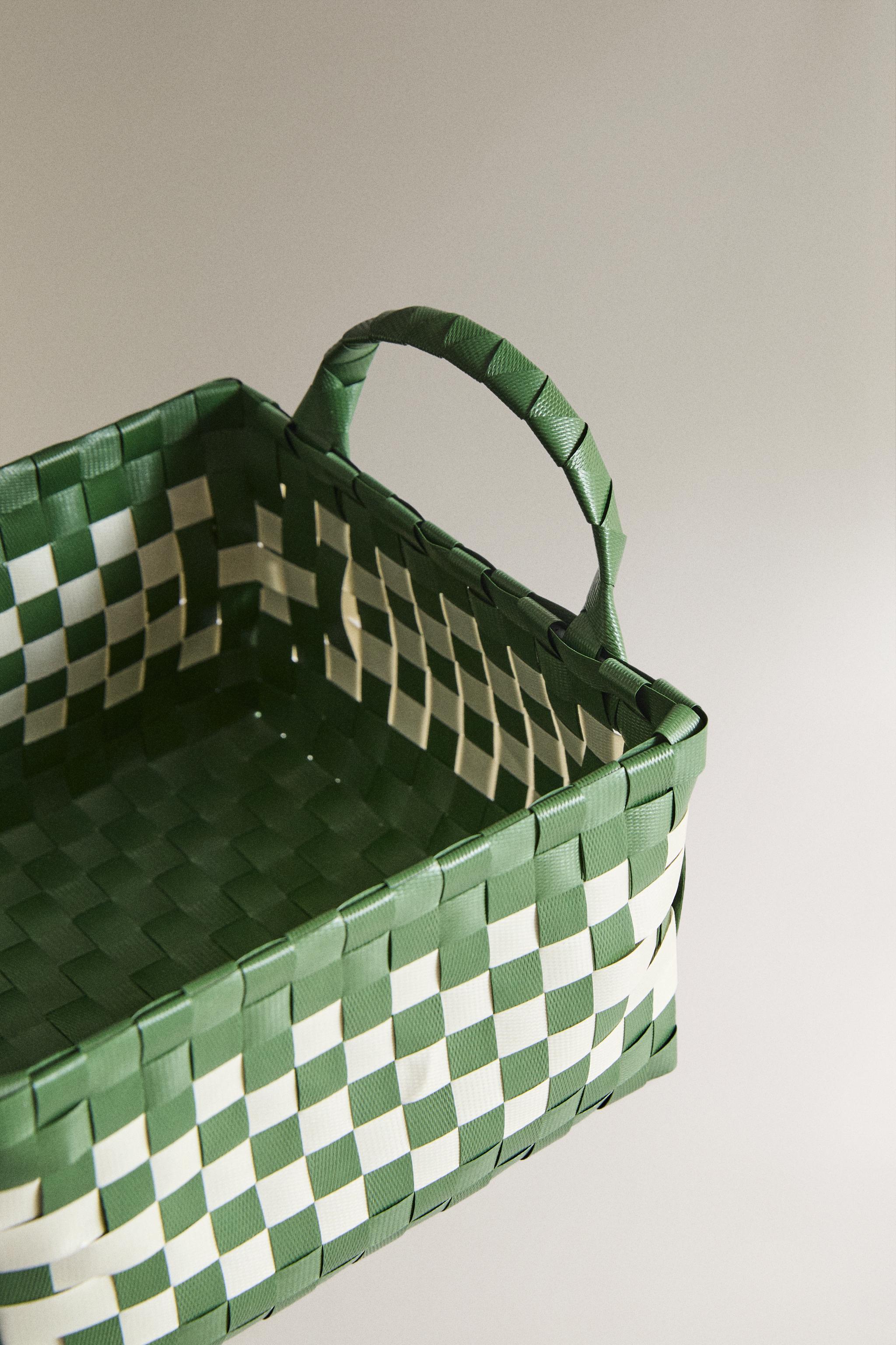 WOVEN BASKET