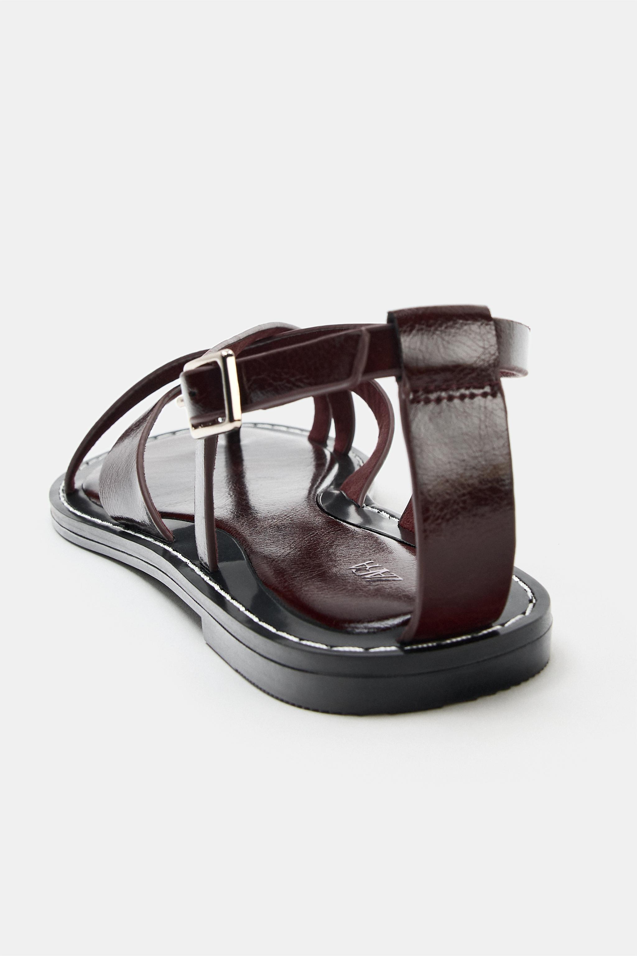 FLAT CROSSED STRAP SANDALS