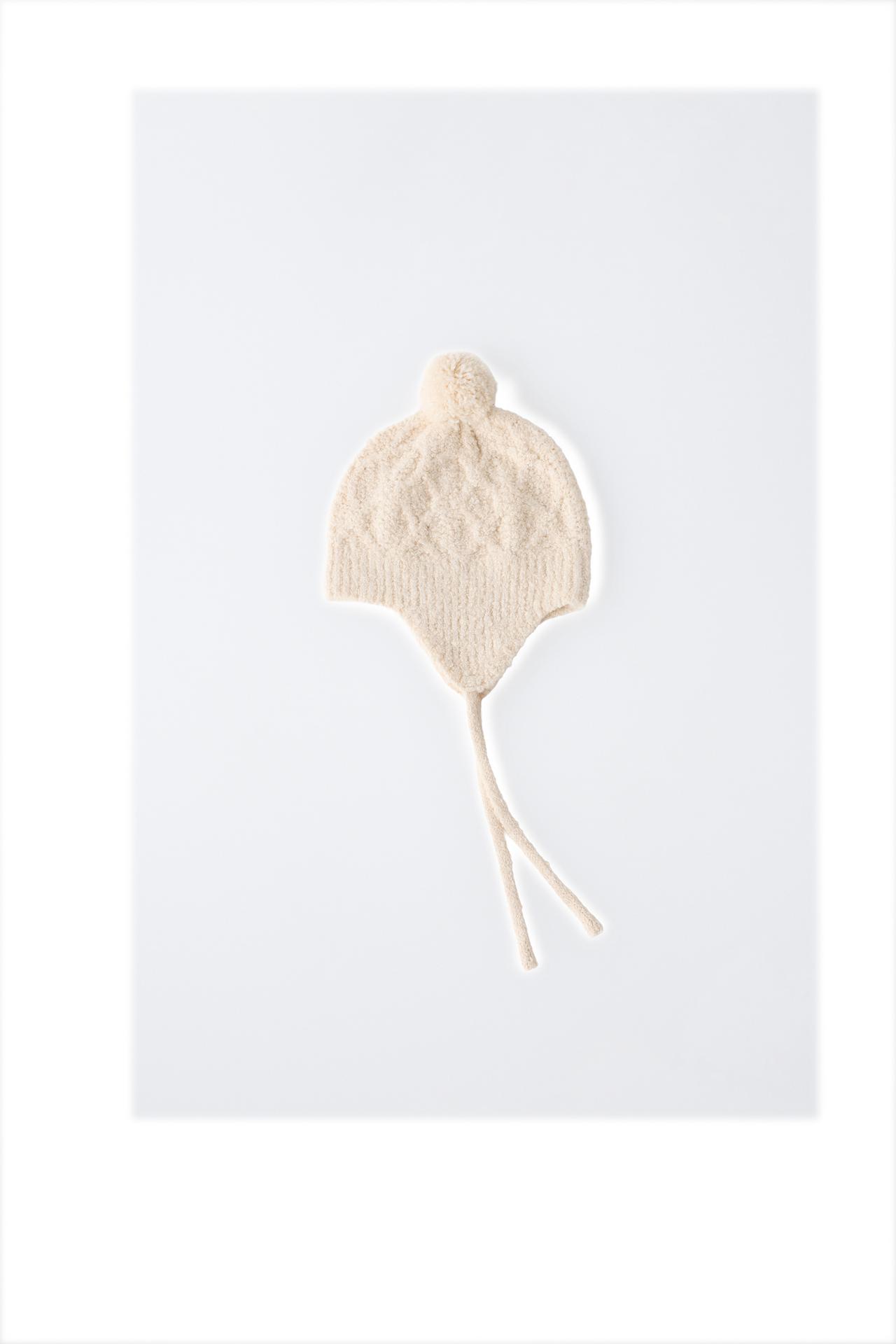CABLE-KNIT EARMUFF BEANIE