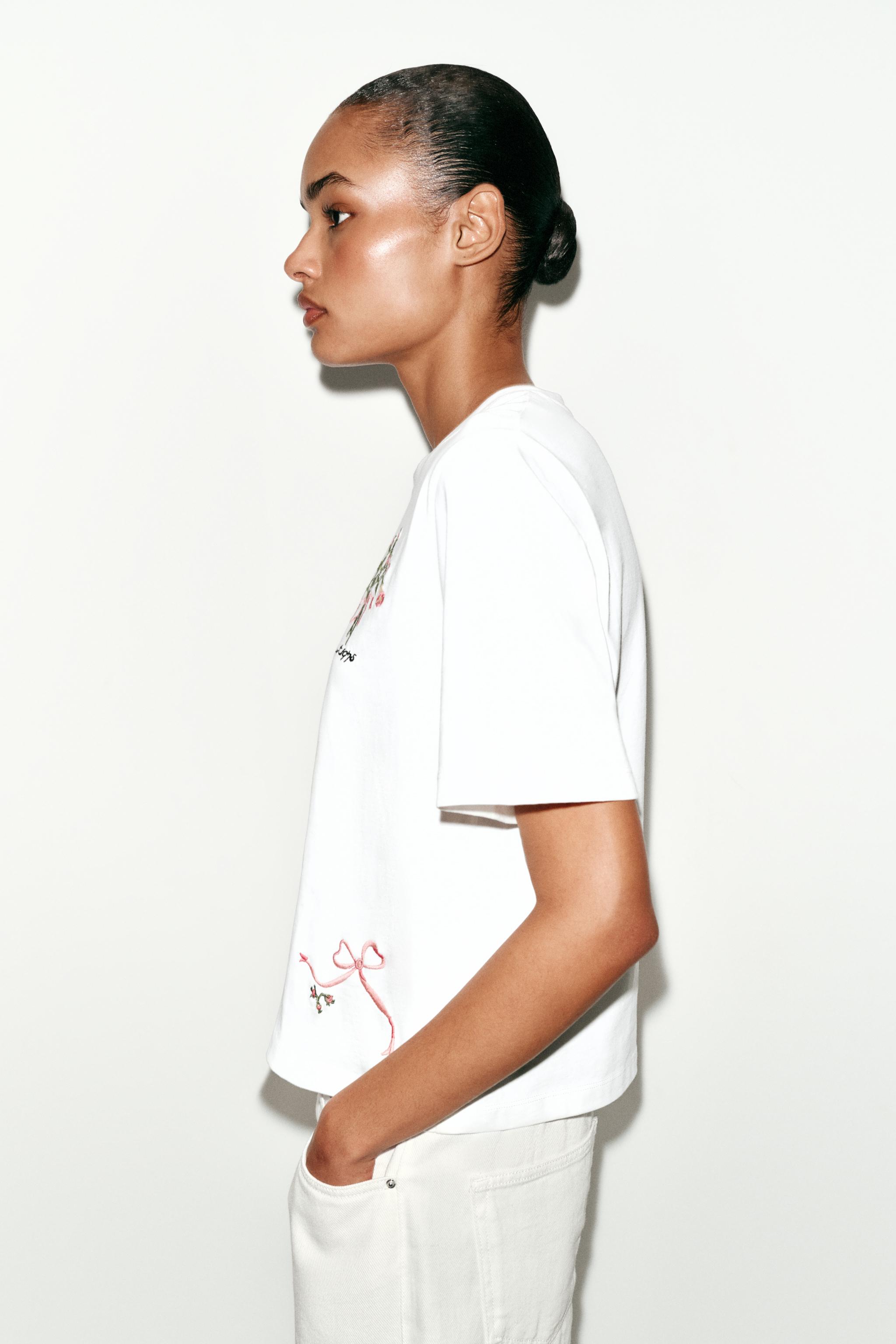 EMBROIDERED FLORAL T-SHIRT