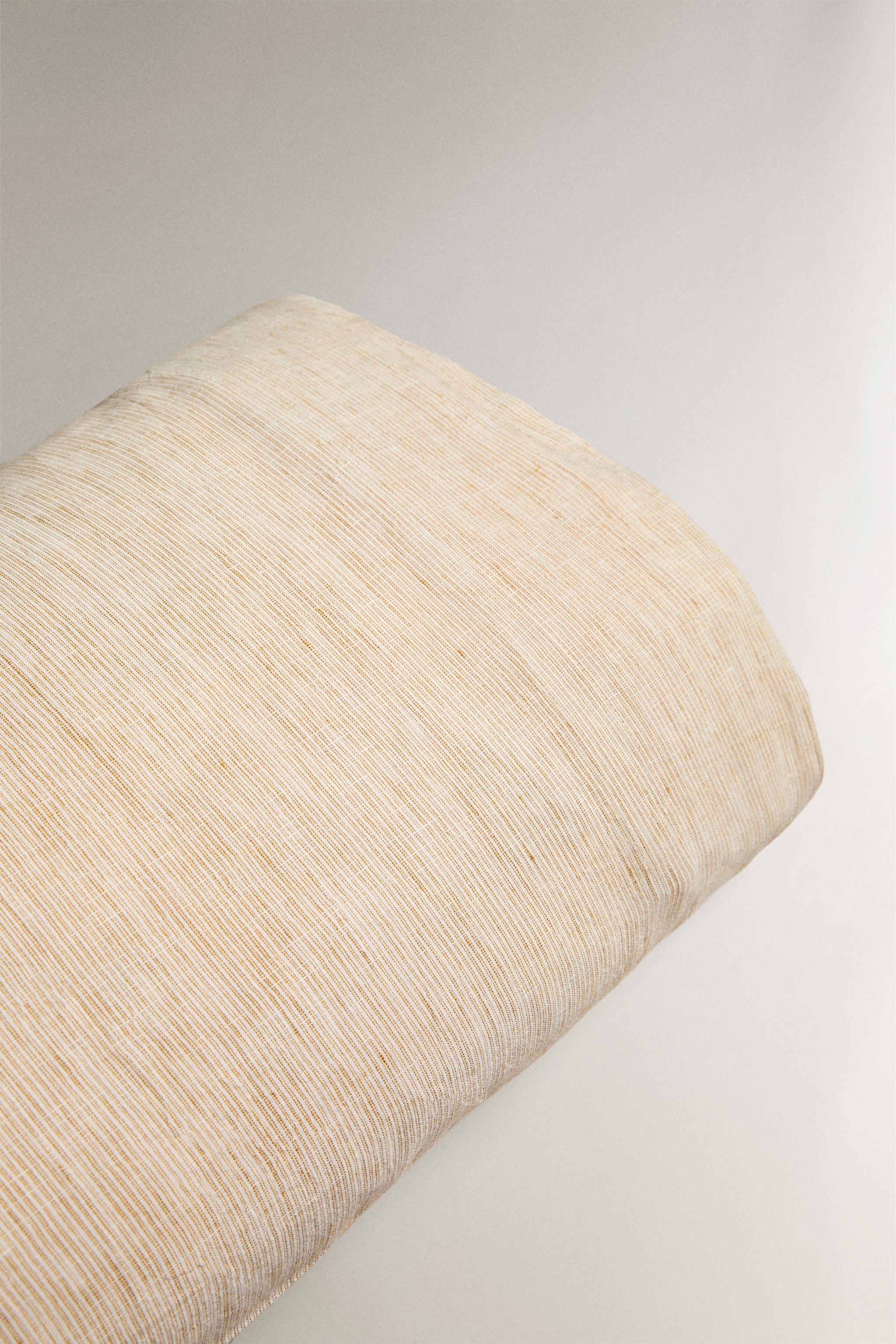 TEXTURED STRIPED PILLOWCASE