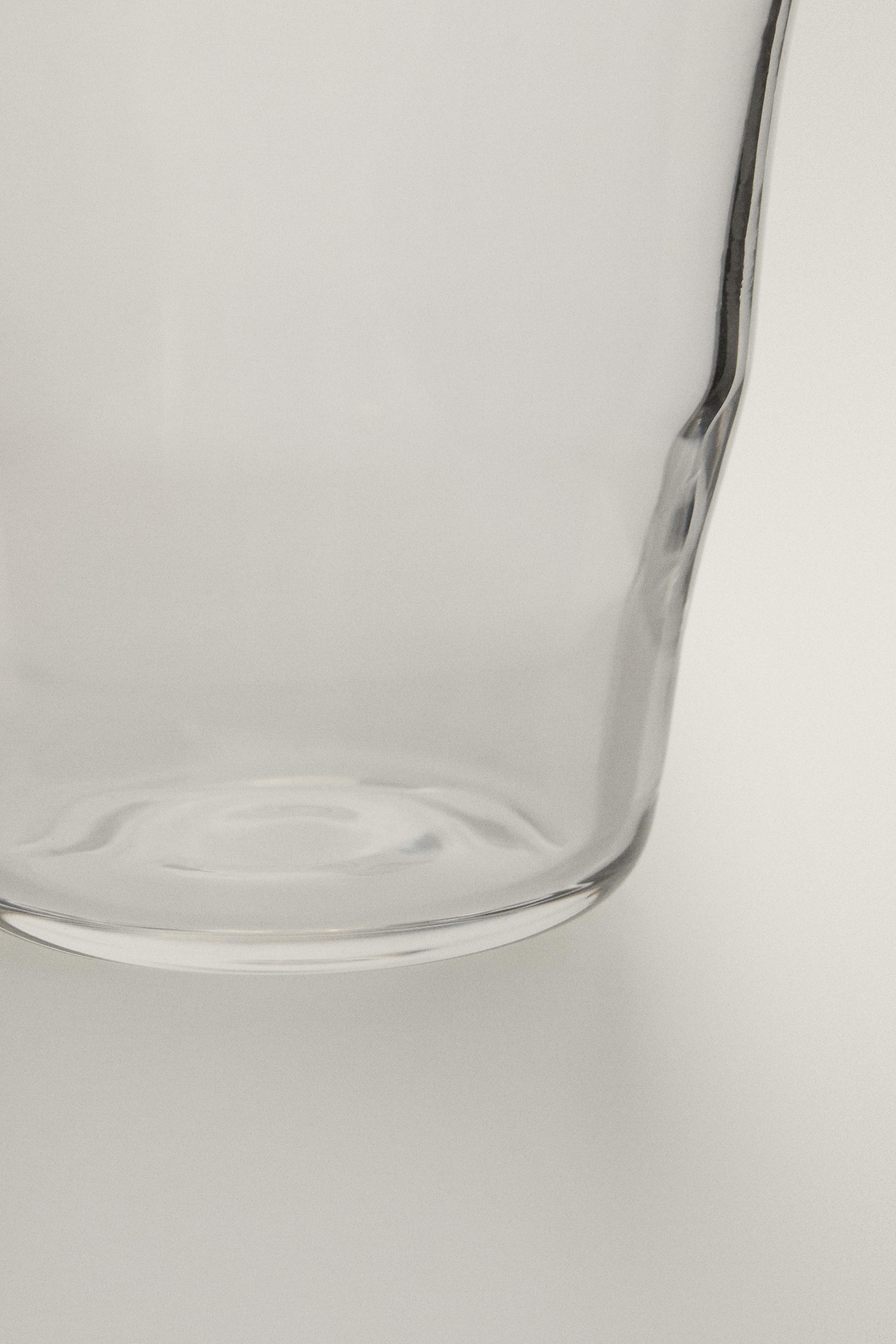 SMALL GLASS TUMBLER