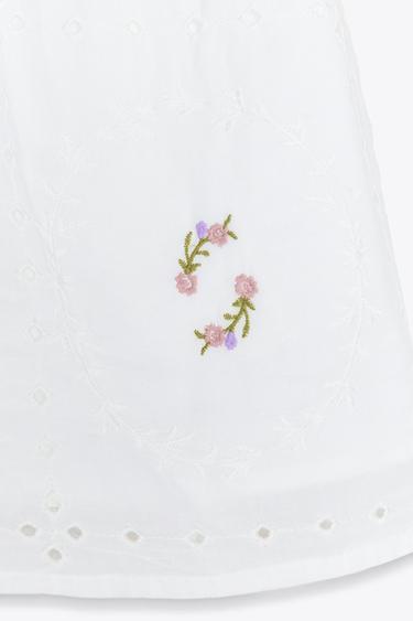 SHORT BRODÉ FLEURS - Blanc cassé de Zara - Image 5