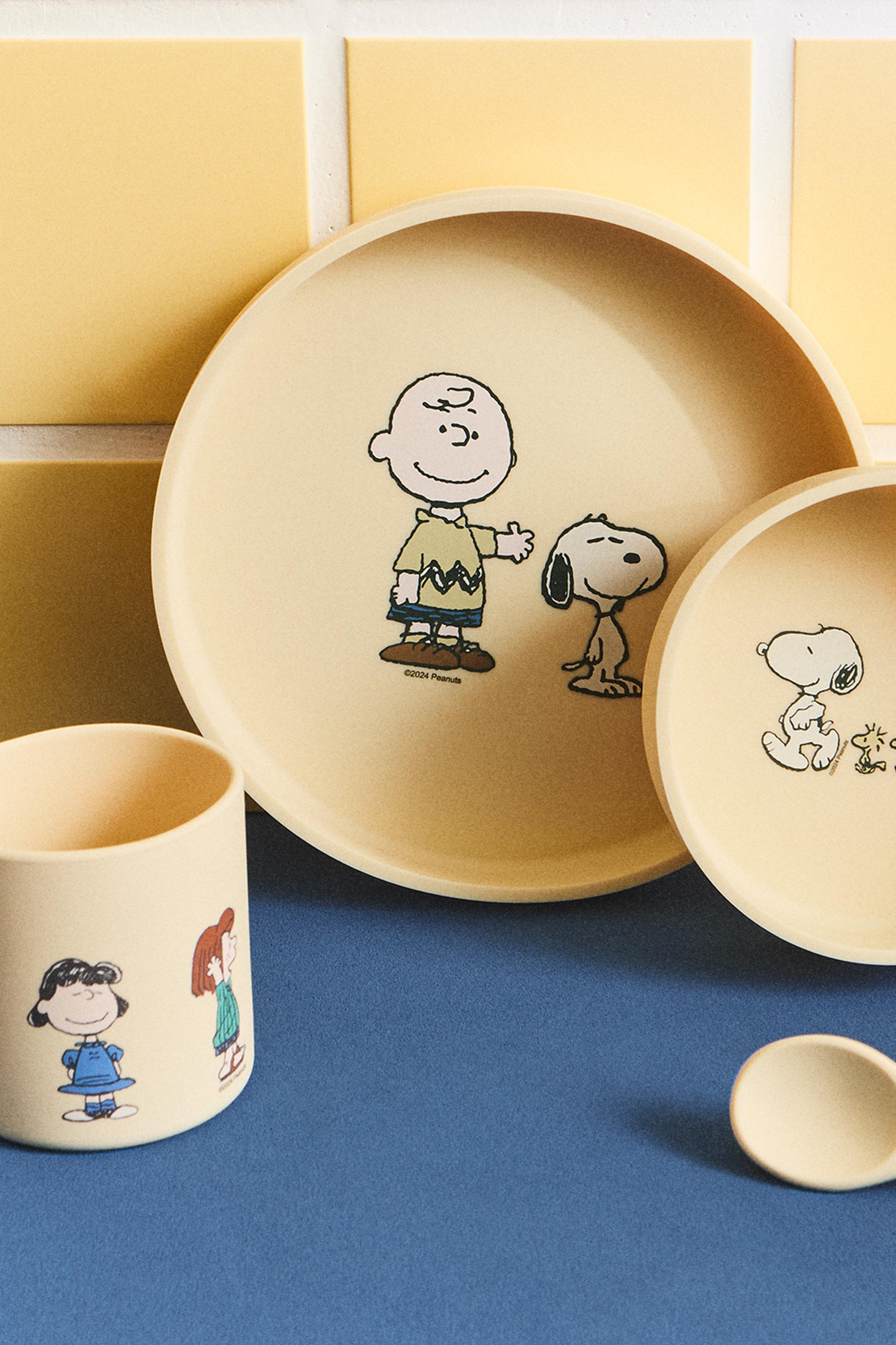 CHILDREN'S PEANUTS™ TABLEWARE SET (SET OF 4) - Light yellow