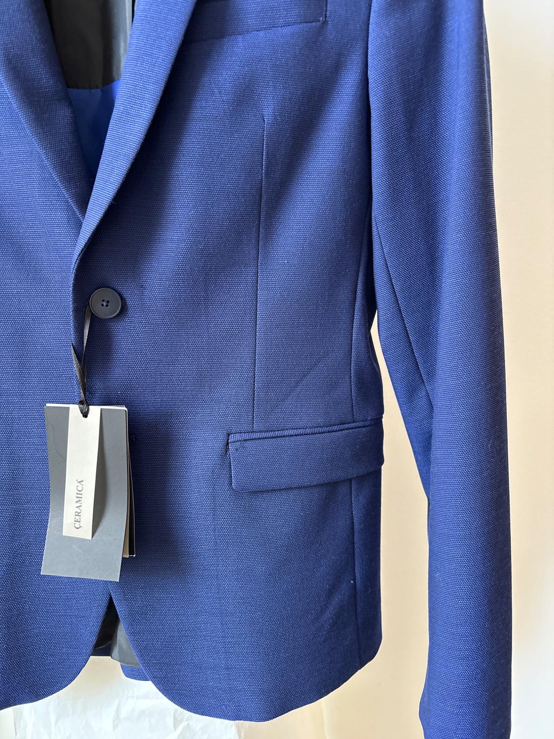 EASY CARE WRINKLERESISTANT BLAZER - Image 4