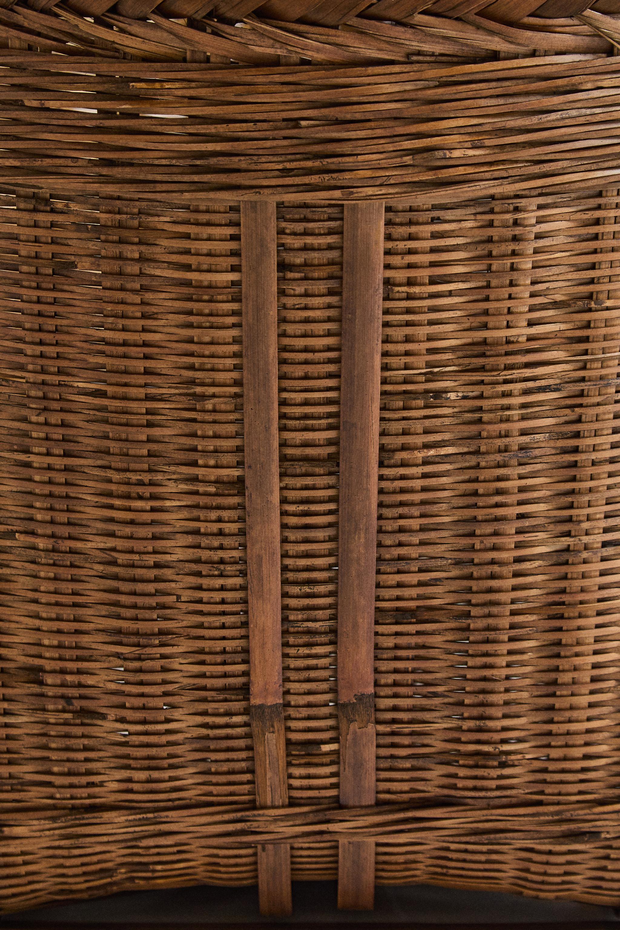 WOVEN BASKET