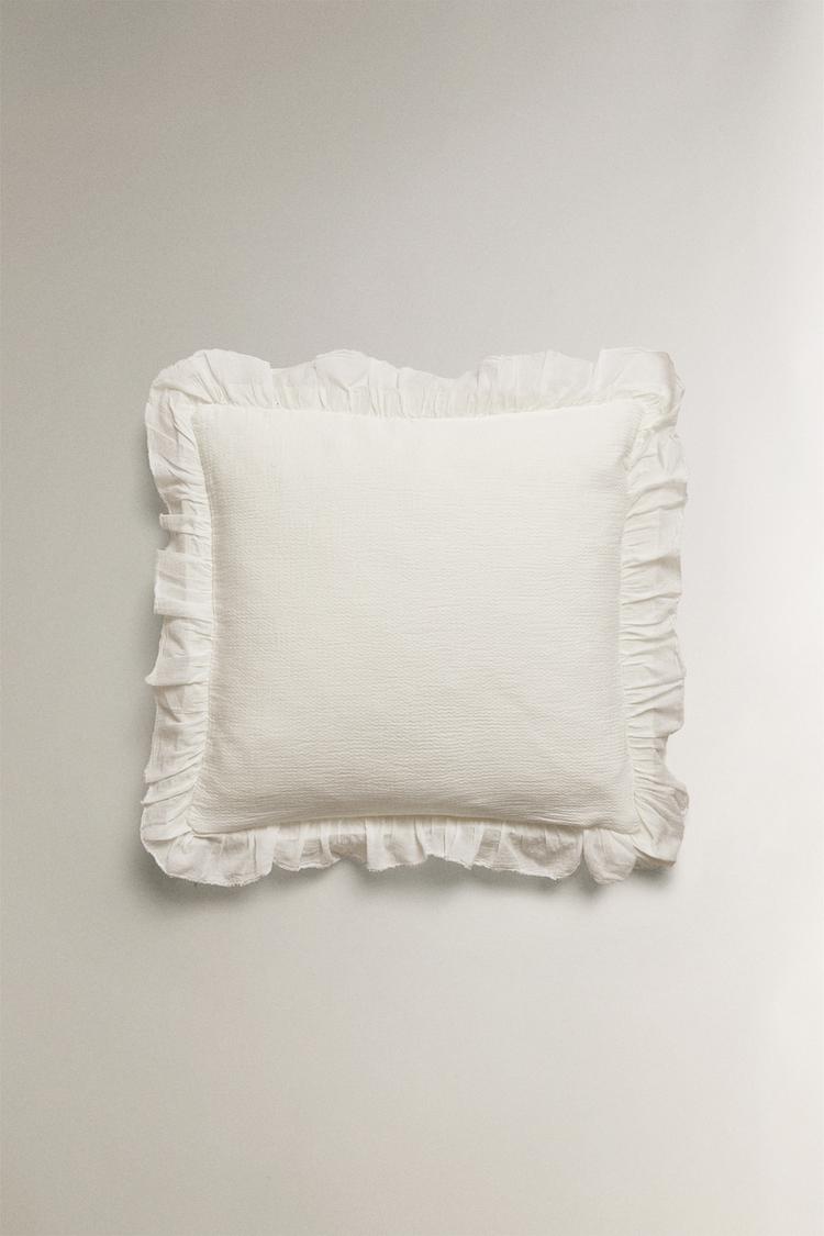 TEXTURED CUSHION COVER WITH RUFFLE Oyster-white ZARA United