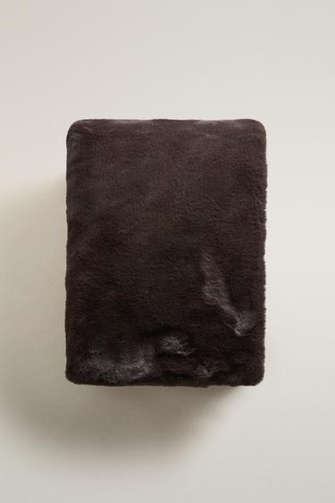 FUR BLANKET - Dark brown by Zara