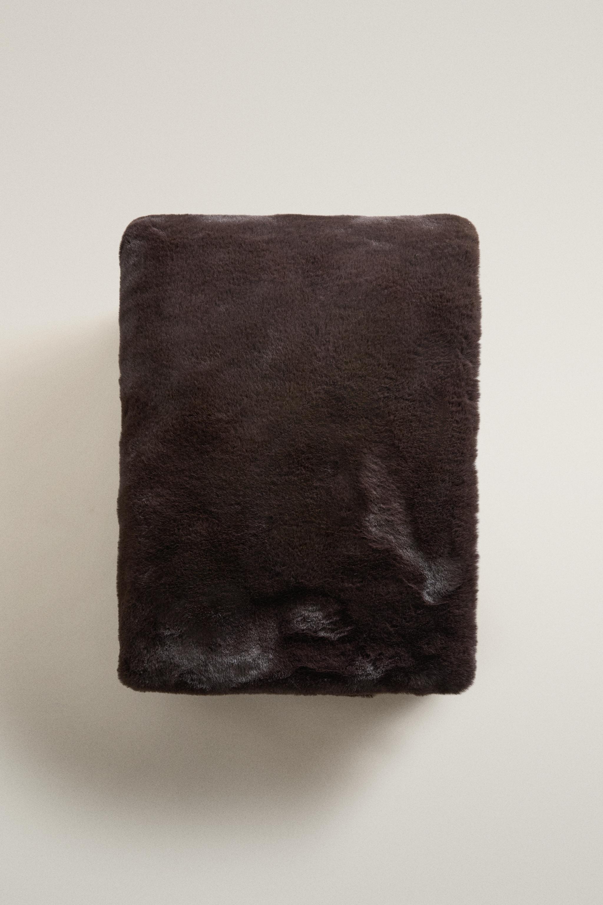 FAUX FUR BLANKET