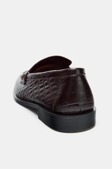 MOCASSINS EN CUIR EN RELIEF - Marron chocolat de Zara - Image 3