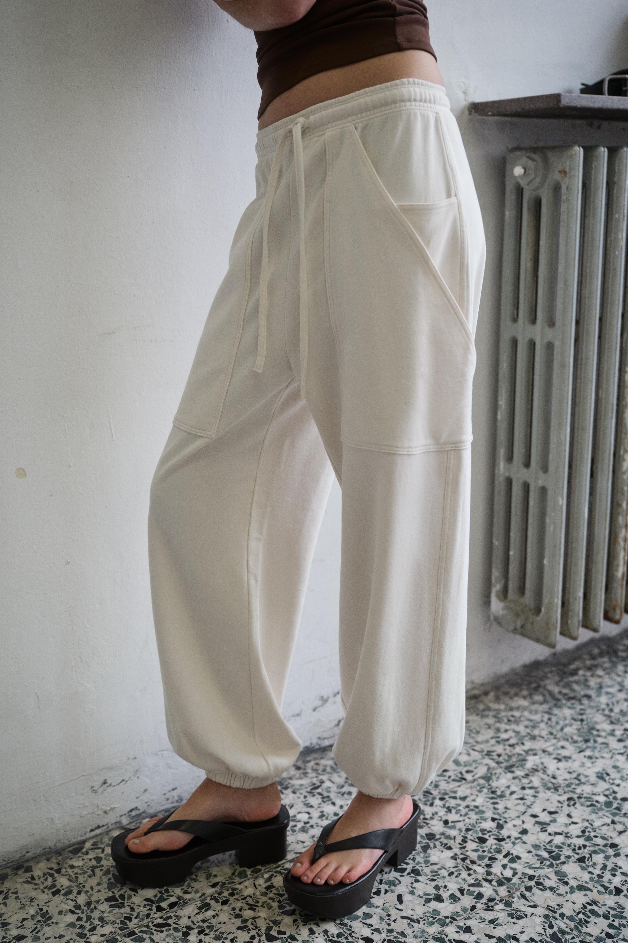JOGGER PANTS WITH POCKETS