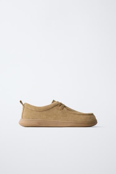 CHAUSSURES BATEAU BAREFOOT EN CUIR À LACETS - Marron de Zara