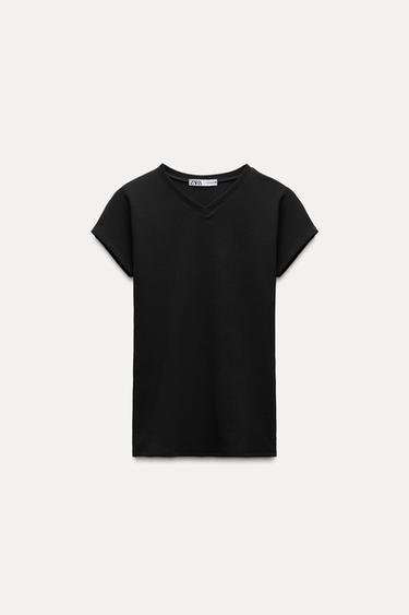 CAMISETA ESCOTE PICO - Negro de Zara