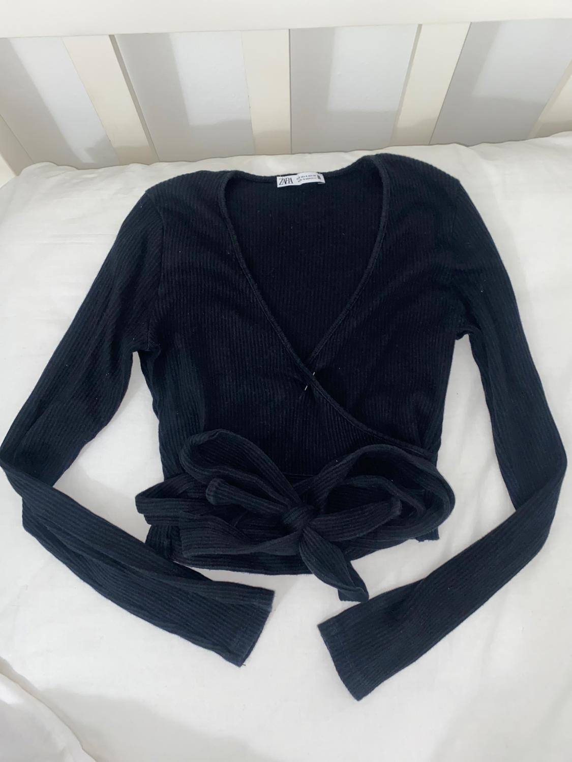 RIBBED TOP WITH TIED DETAIL