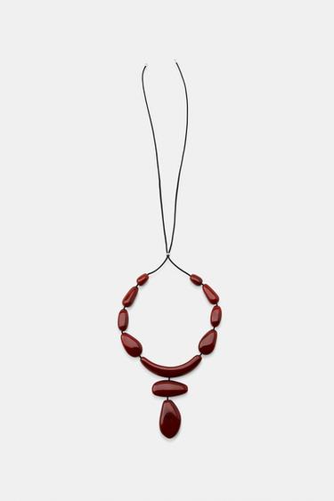 MIXED RESIN BALL NECKLACE - Red by Zara