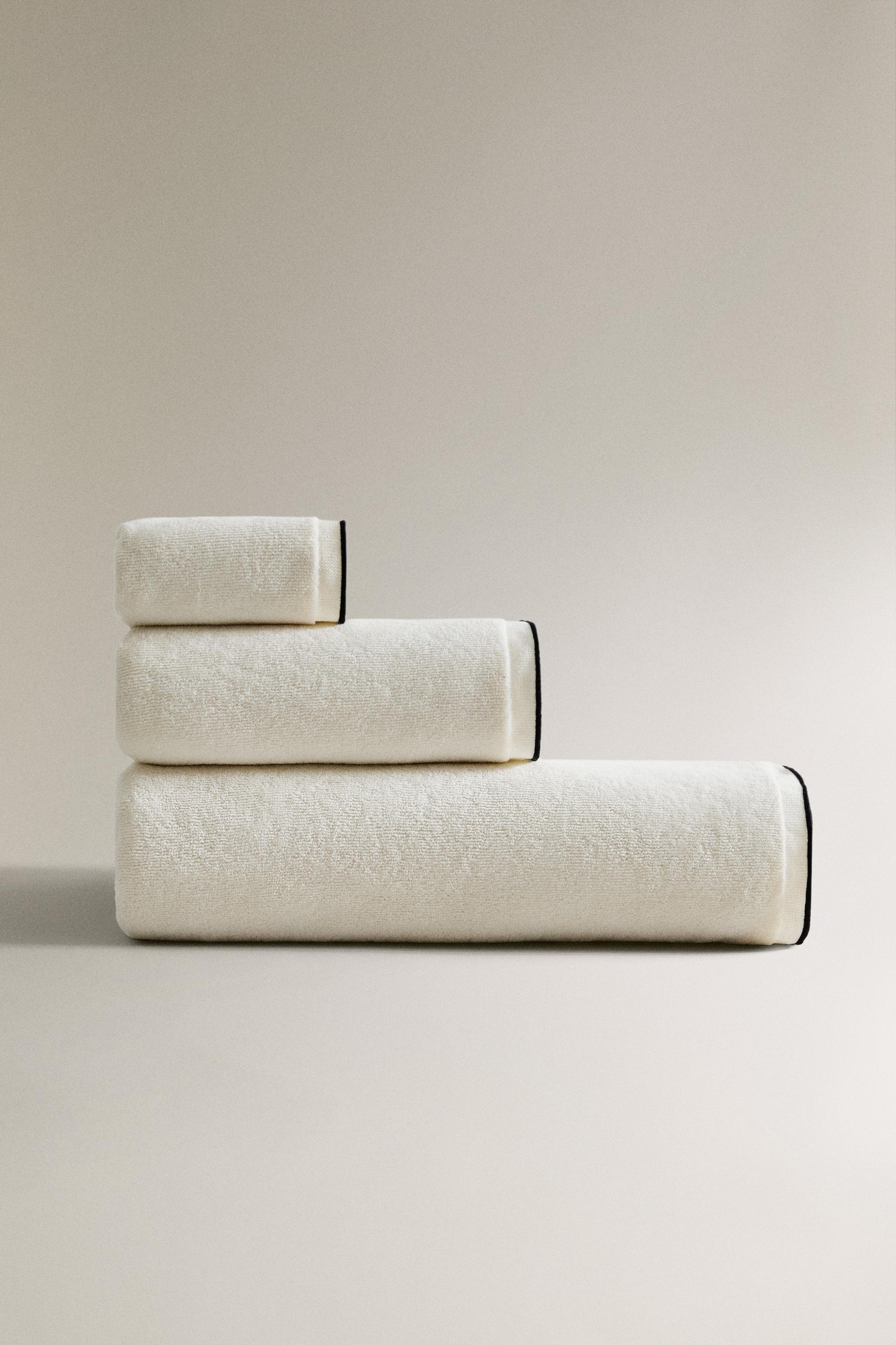 VELOUR OVERLOCK BATH TOWEL