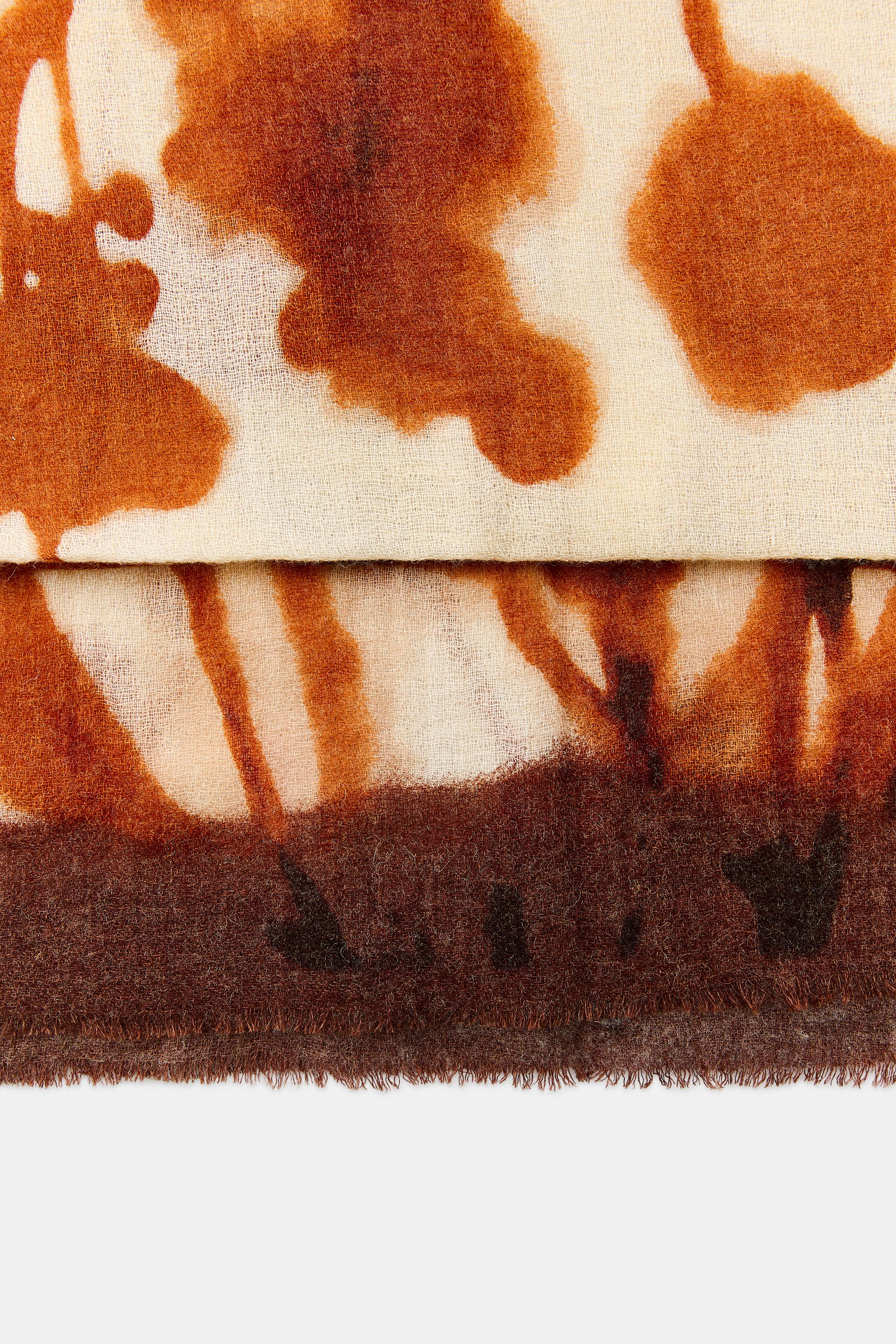 FLORAL PRINTED WOOL SCARF