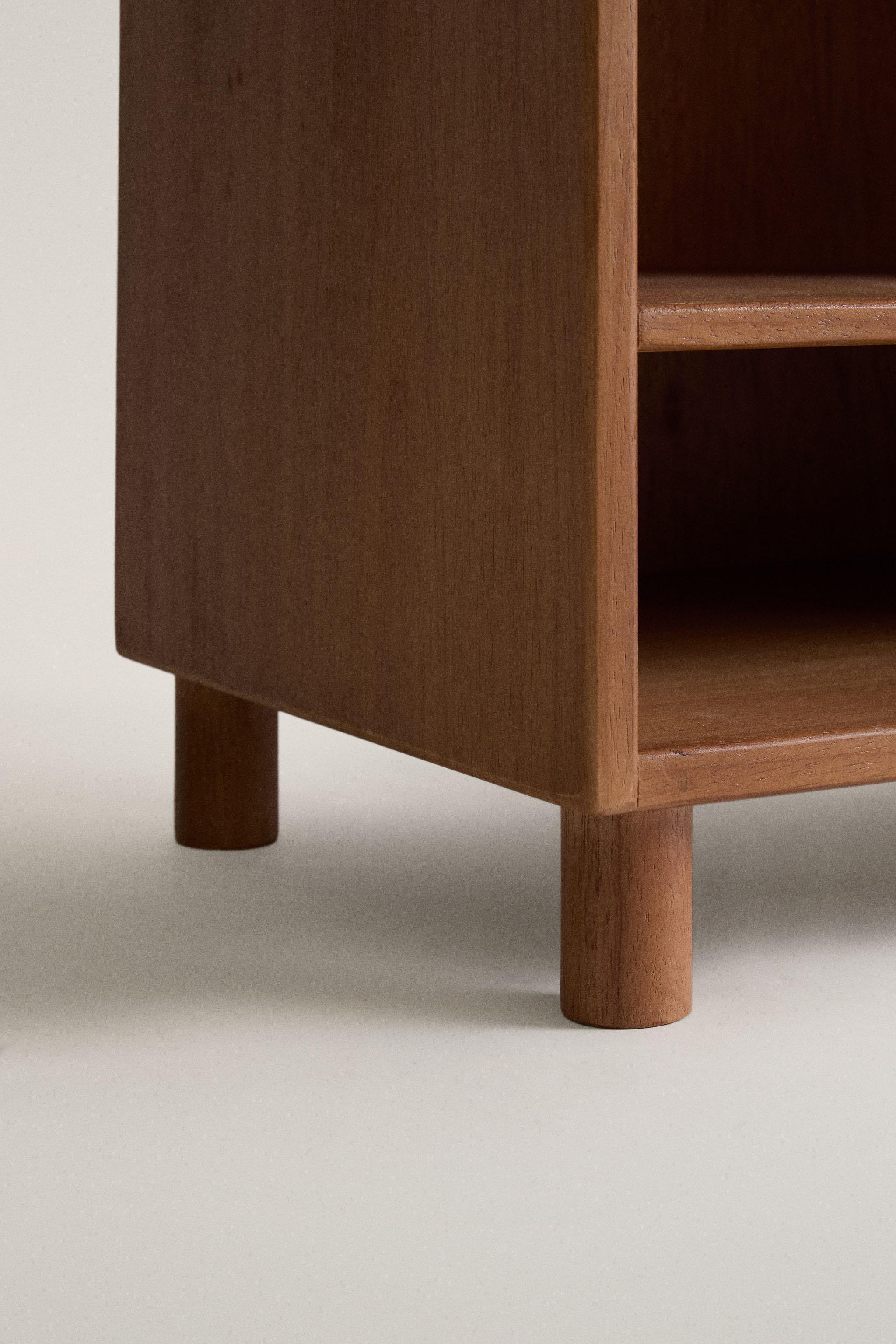 SLATTED DOOR SHELVING UNIT