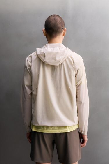 TECHNICAL WINDBREAKER JACKET — Mid-ecru 2