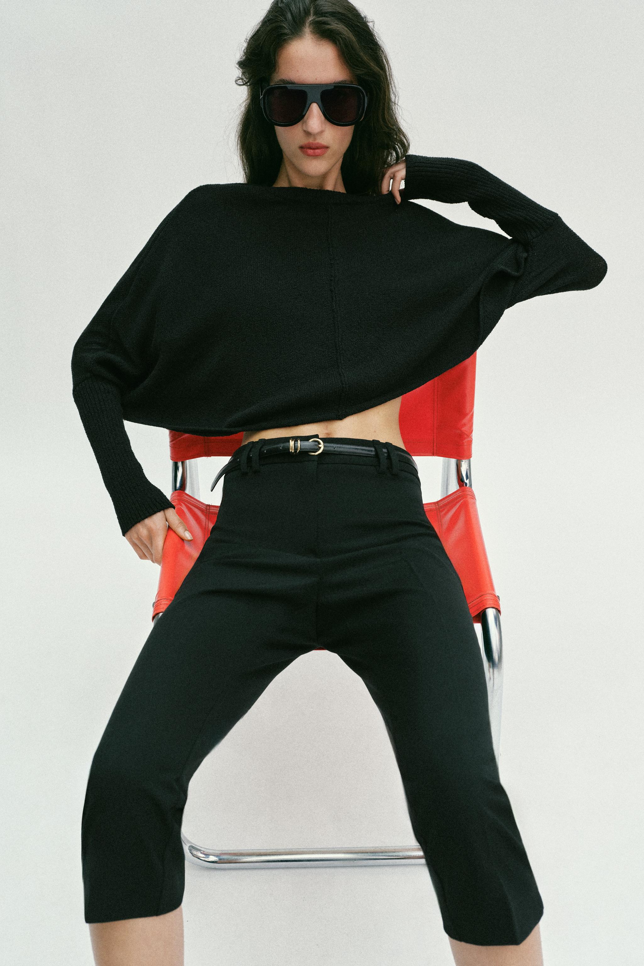 BELTED CAPRI PANTS