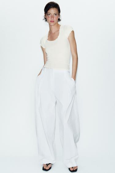 טי שירט שרוול קצר עם פשתן - בז' של Zara