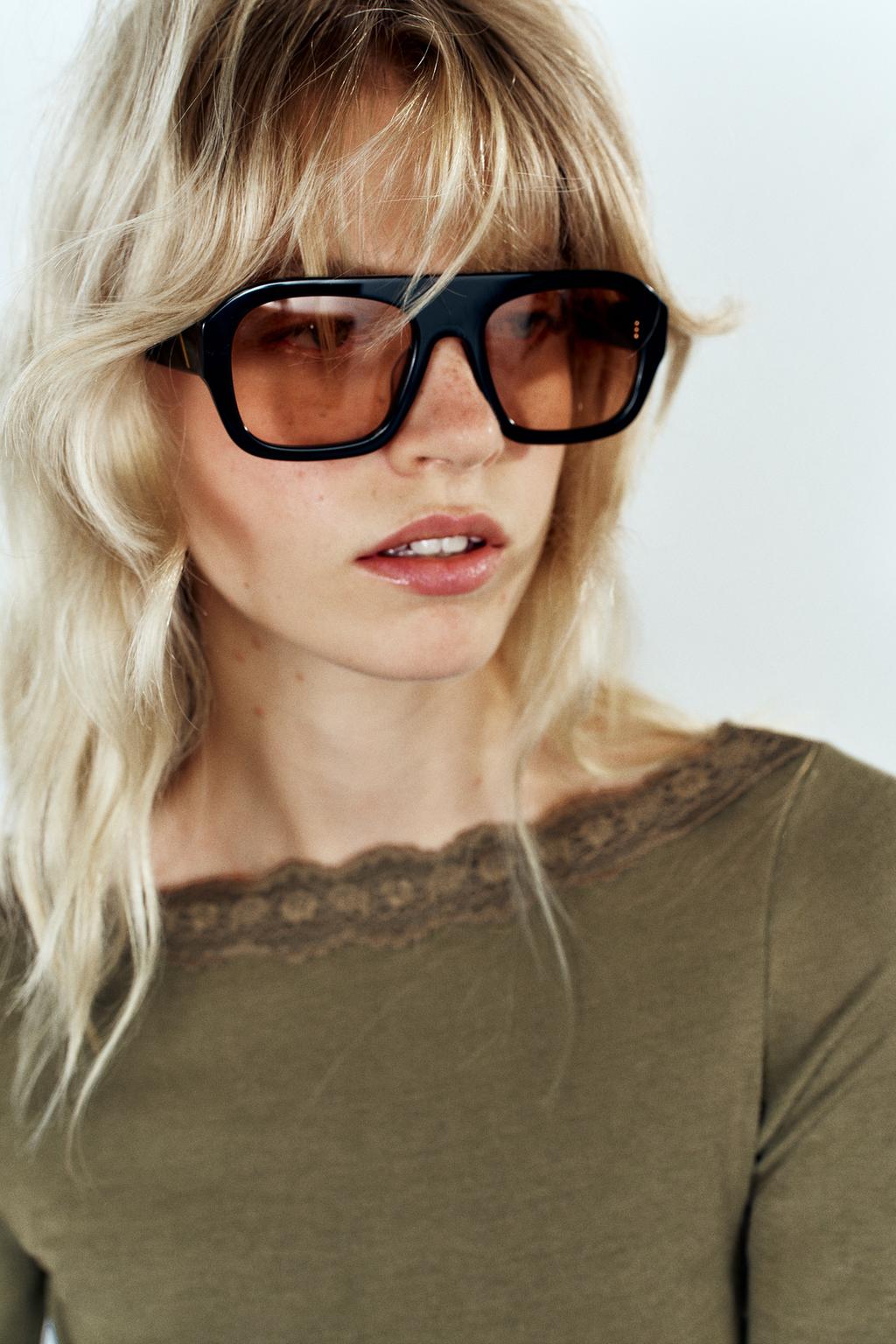 LACE BOAT NECK TOP
