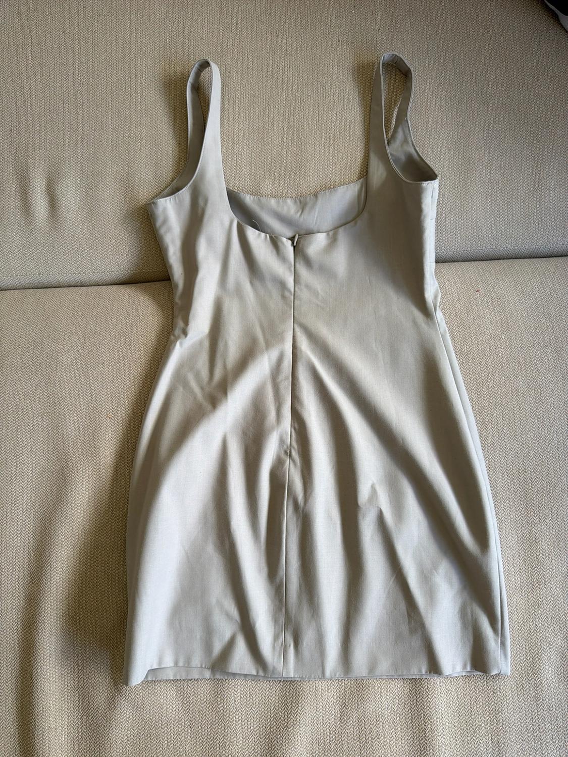 SHORT FITTED DRESS - Image 2